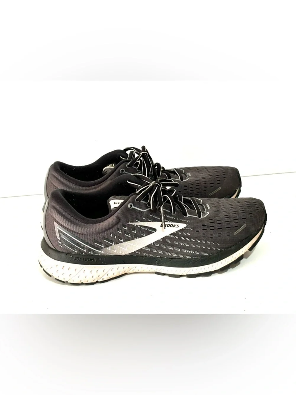 Brooks Ghost 13 Women's Size 8.5 2A Running Shoes Gray Pink